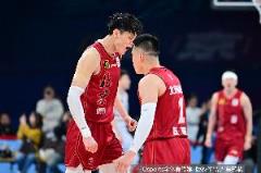 傷病困擾！曾凡博與所羅門(mén)受傷 裁判判罰引發(fā)爭(zhēng)議