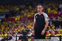 爭(zhēng)議外籍裁判將執(zhí)法廣廈與遼寧G3 曾凡博傷情或成關(guān)鍵因素