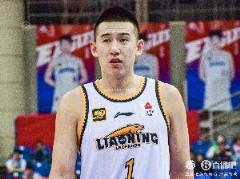 付豪替補(bǔ)登場(chǎng)17分鐘表現(xiàn)低迷 正負(fù)值-18難掩球隊(duì)困境