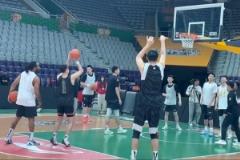 遼寧G3賽前訓(xùn)練 趙繼偉右手傷勢(shì)明顯