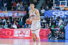 張鎮(zhèn)麟首節(jié)8分鐘高效貢獻(xiàn)6分 正負(fù)值+8驚艷表現(xiàn)