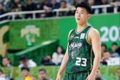 王?。毫州诓贿m合打一號(hào)位，尤其在高水平賽事中更顯不足