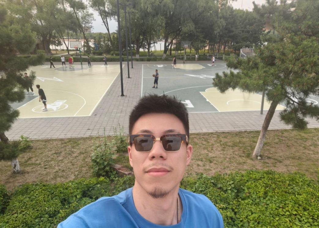 張鎮(zhèn)麟分享新球場照片：為家鄉(xiāng)添兩塊小小球場感到榮幸