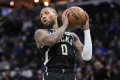 利拉德轉(zhuǎn)推回應(yīng)：我是全明星首發(fā)&MVP、NBA杯冠軍，雄鹿50年來最強(qiáng)控衛(wèi)