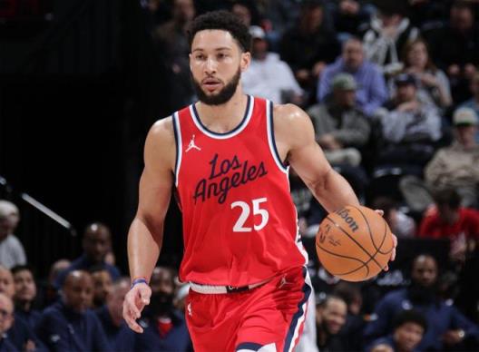 蒂格：西蒙斯生涯徹底完蛋了，他跑起來像是2K里面的人