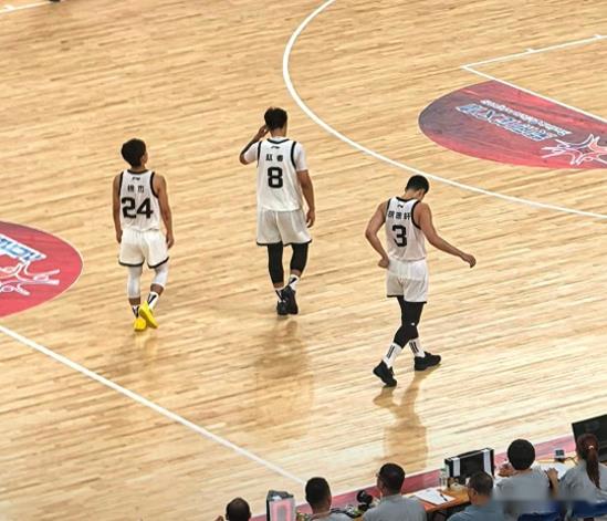 廣東大勝西班牙球隊(duì)！張文逸徐杰合砍40分，三內(nèi)齊奏響勝利樂(lè)章