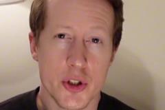 甲亢哥問(wèn)上海小孩喜歡C羅還是梅西，小孩：我皮亞斯特里粉絲