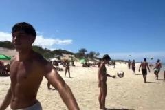 旺達(dá)和伊卡爾迪搶女兒畫(huà)面曝光！旺達(dá)試圖將孩子拽過(guò)來(lái)