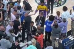 改是不可能的！斯圖爾特被驅(qū)逐后囂張?zhí)翎? title=