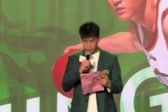 下一次穿西裝就是選秀大會(huì)！林葳曾穿著西裝上臺(tái)講話~