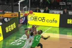 情緒失控！哈雷爾奧利弗對(duì)噴雙雙吃T 前者違體+技犯直接被驅(qū)逐