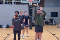 最后一組太逗了！喬丹or詹姆斯？科比or庫里？NBA訓(xùn)練師的選擇！