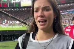 逆天！內(nèi)馬爾給女粉一個(gè)微笑，女粉瞬間痛哭流涕