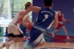 丁彥雨航既視感？福州某企業(yè)籃球決賽驚現(xiàn)黃發(fā)高手風(fēng)格似丁神