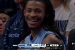 ?。炕倚苈浜?4分全隊(duì)悶悶不樂，場(chǎng)下莫蘭特竟然大笑了起來