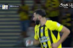 懸念已無？吉達聯(lián)合3-2達曼協(xié)作本澤馬傳射建功，剩5輪6分領跑