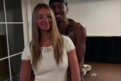 亞歷山大不僅是聯(lián)盟第一后衛(wèi)，場下和女友的關系也很好哇