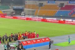 重慶vs南通，球迷賽后高喊：裁判CNM