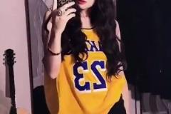 黑絲大長腿！現(xiàn)在女詹密都這么卷了嘛