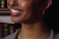 越來越漂亮了！科比大女兒娜娜更新社媒宣傳畢業(yè)季：翻開下一章~