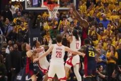 防守大閘！卡魯索：G3半場(chǎng)落后26分，我在更衣室里鼓勵(lì)隊(duì)友們！