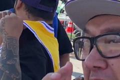 變洛杉磯公敵了！湖人球迷場外噴華子：MotherF**ker