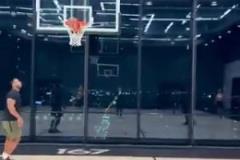 梅州客家1-0領(lǐng)先！季勝攀單刀破門首開記錄