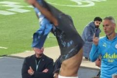 大連英博2-0領(lǐng)先！黃山門前包抄輕松破門