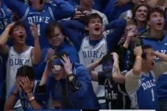 正面滑翔隔扣一條龍！弗拉格這身體條件，把全場(chǎng)球迷都驚呆了